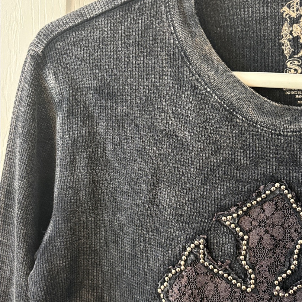 EUC Velvet Stone Tee Shirt w/Lace Cross Design Outlined in Silver Tone Beads - Picture 5 of 13